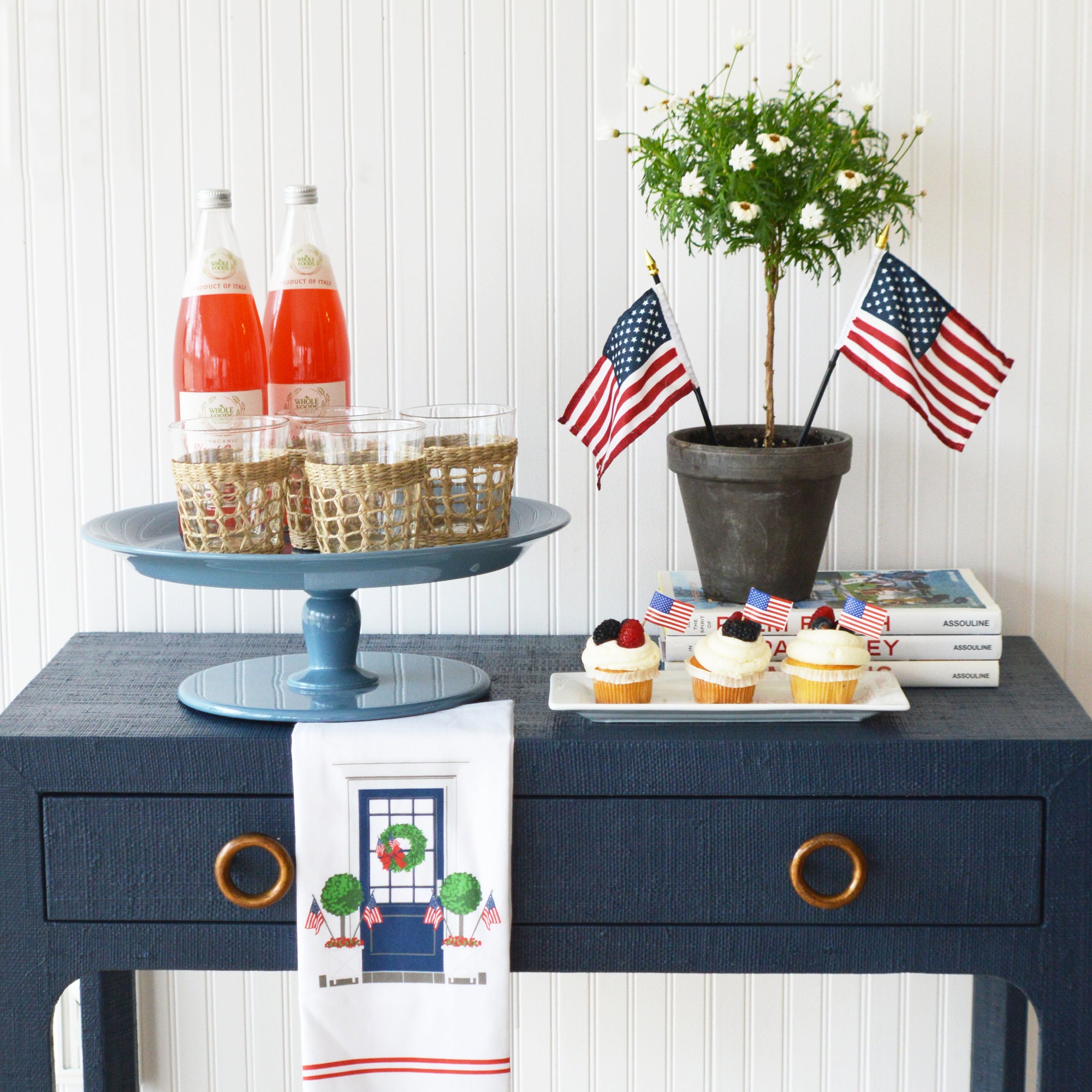 PATRIOTIC TABLE SET-UP