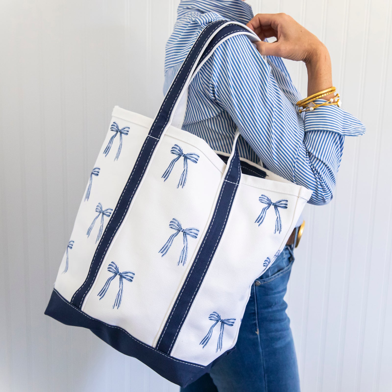 Crab & Cleek x WH Hostess Medium Canvas Tote Bag | Blue Bows