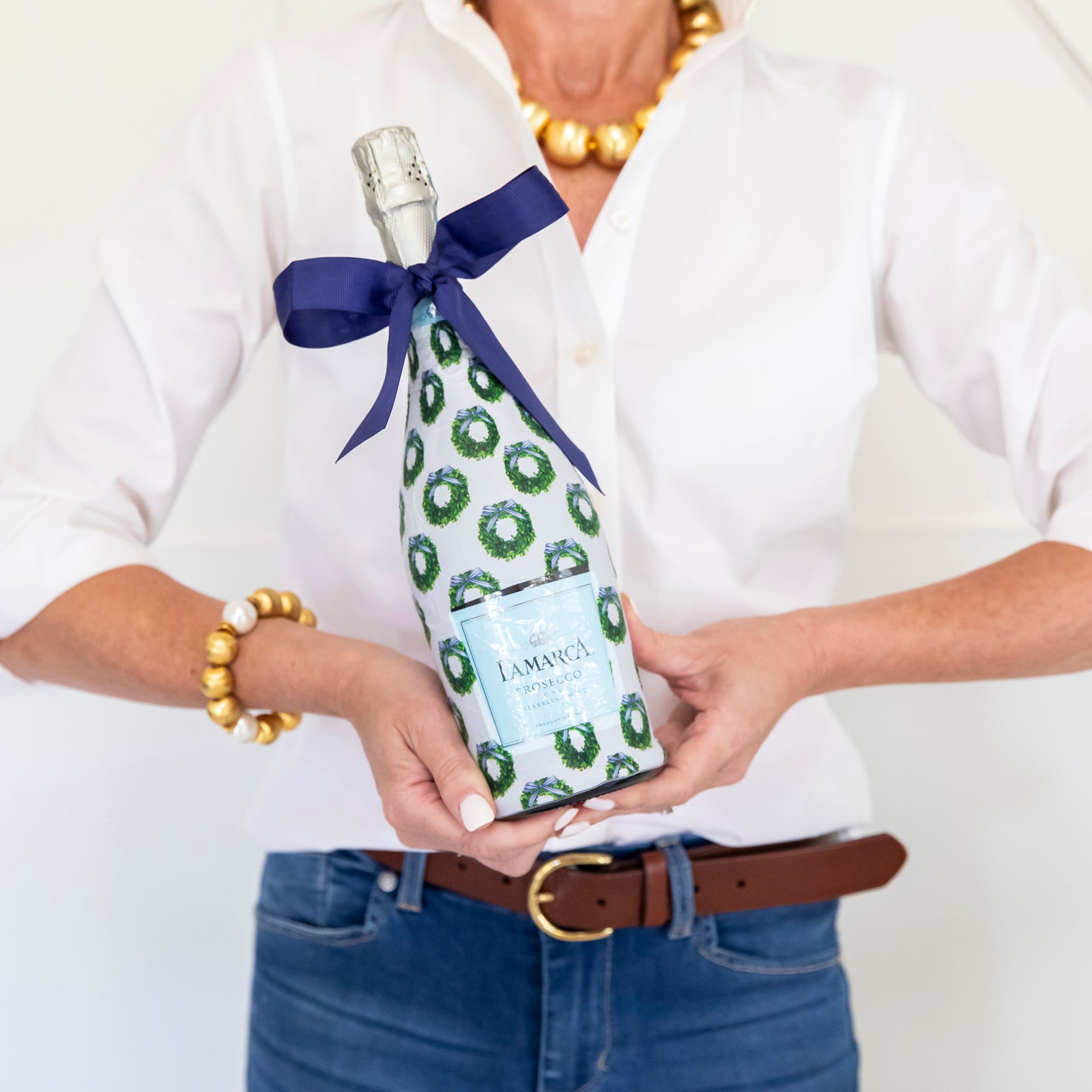 Beau Bottles x WH Hostess Bottle Wrap | Boxwood Wreath