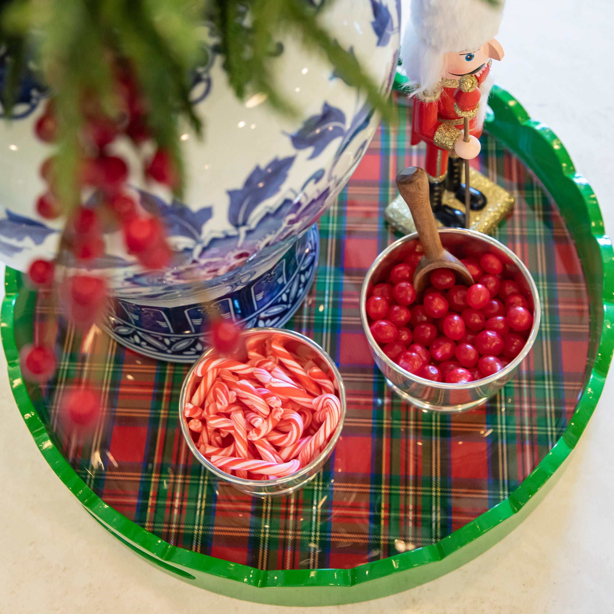 Tartan Plaid 16" Round Scalloped Lacquer Tray