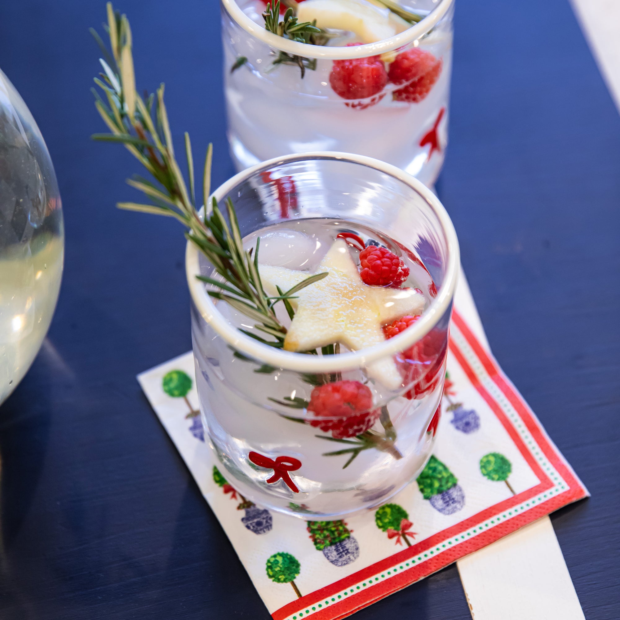 Bundle: Christmas Topiaries Shatterproof Cups Cocktail Napkins