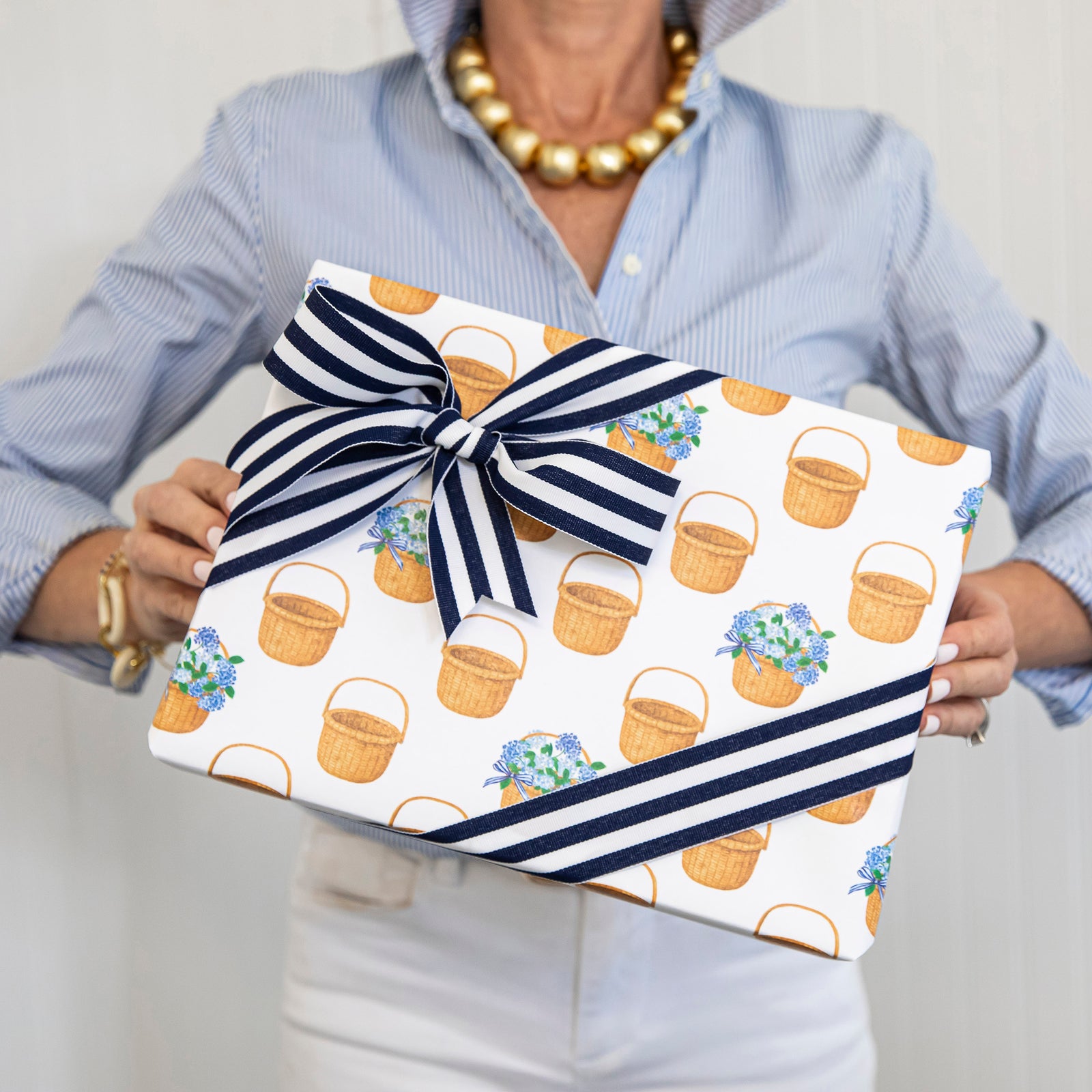 Continuous Roll Gift Wrap | Hydrangeas Basket