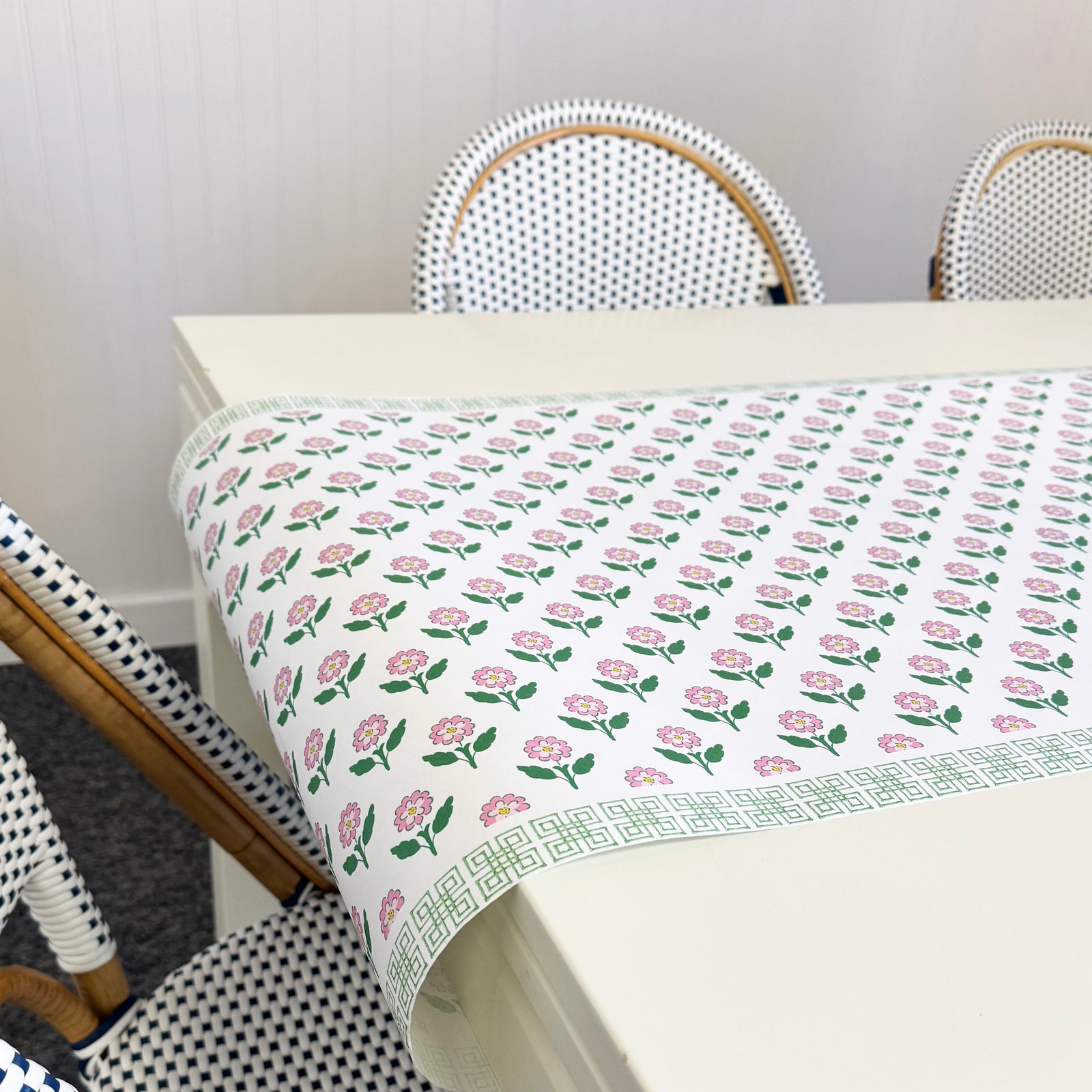 Paper Table Runner | Pink Daisy