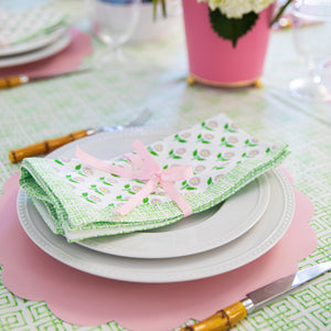 Scalloped Paper Placemats | Set of 10 | Lt. Pink